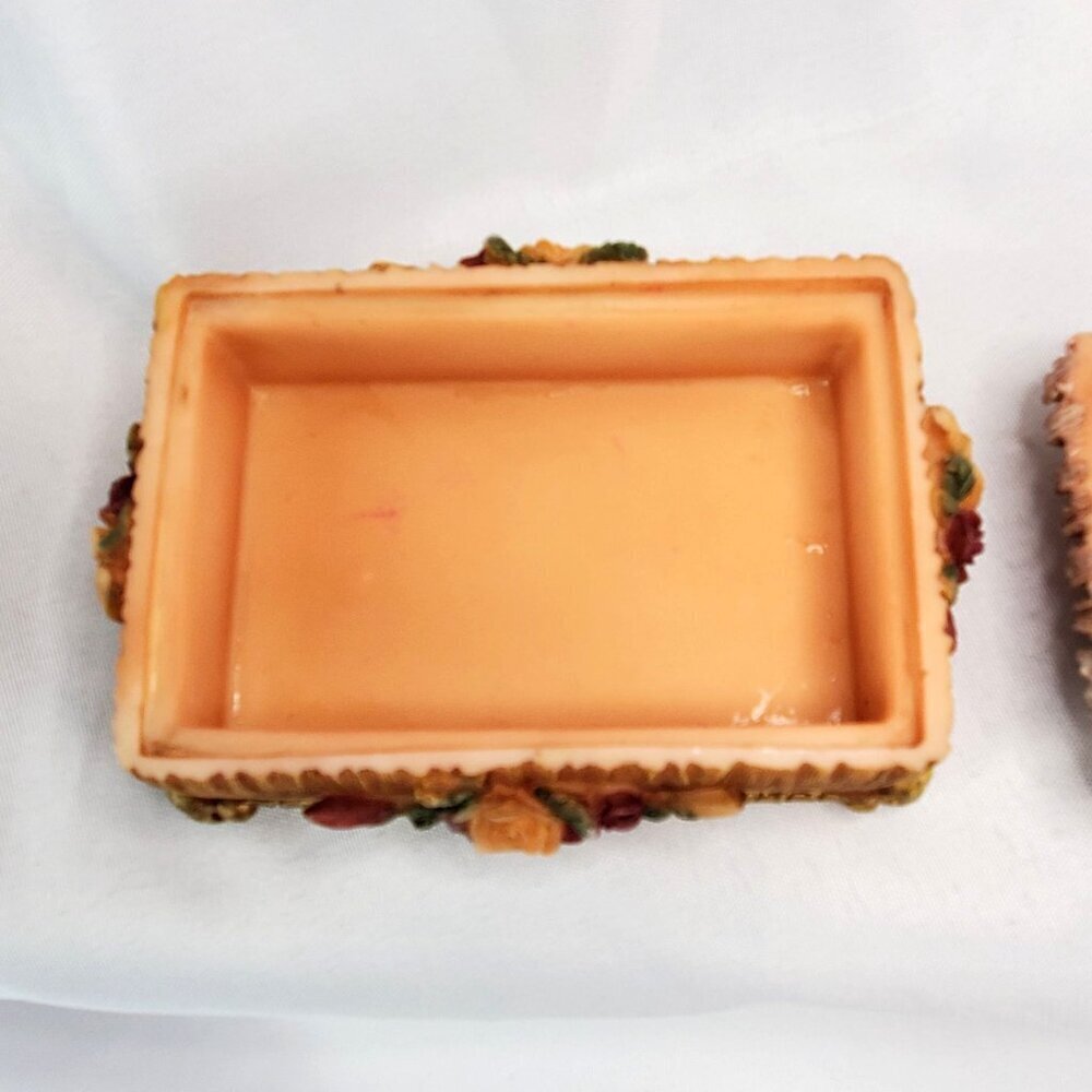 VTG Victorian Floral Jewelry Trinket Box With Raised Rose Design & Gold Accents - Picture 12 of 15
